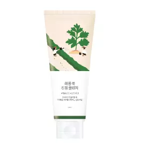 Фото Успокаивающая очищающая пенка с морской полынью ROUND LAB Mugwort Calming Cleanser 150 ml
