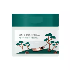 Фото Успокаивающие пилинг-педы с экстрактом игл сосны ROUND LAB Pine Calming Cica Pad 50 шт